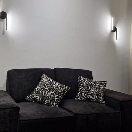 Heart Of Tirana Apartment Екстер'єр фото