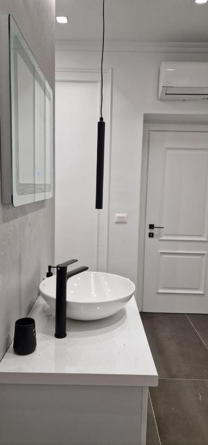 Heart Of Tirana Apartment Екстер'єр фото